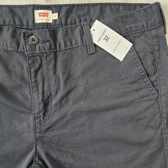 Levi's | Classic cotton blend black mid rise shorts | WMS 32 NWT - Picture 3 of 8